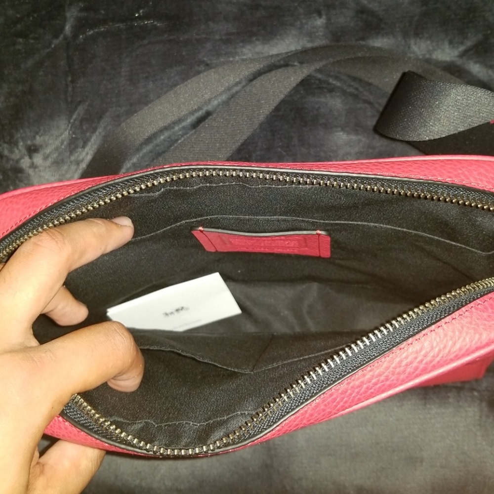NWT! Metropolitan Slim Messenger Bag - Picture 5 of 5